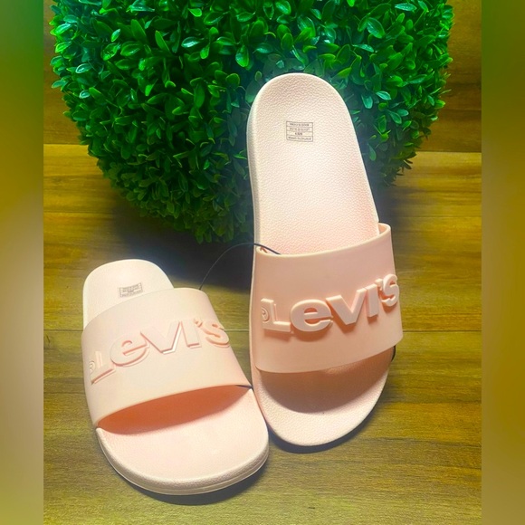 Lev’s Shoes - Women’s Levi’s Slide Sandals